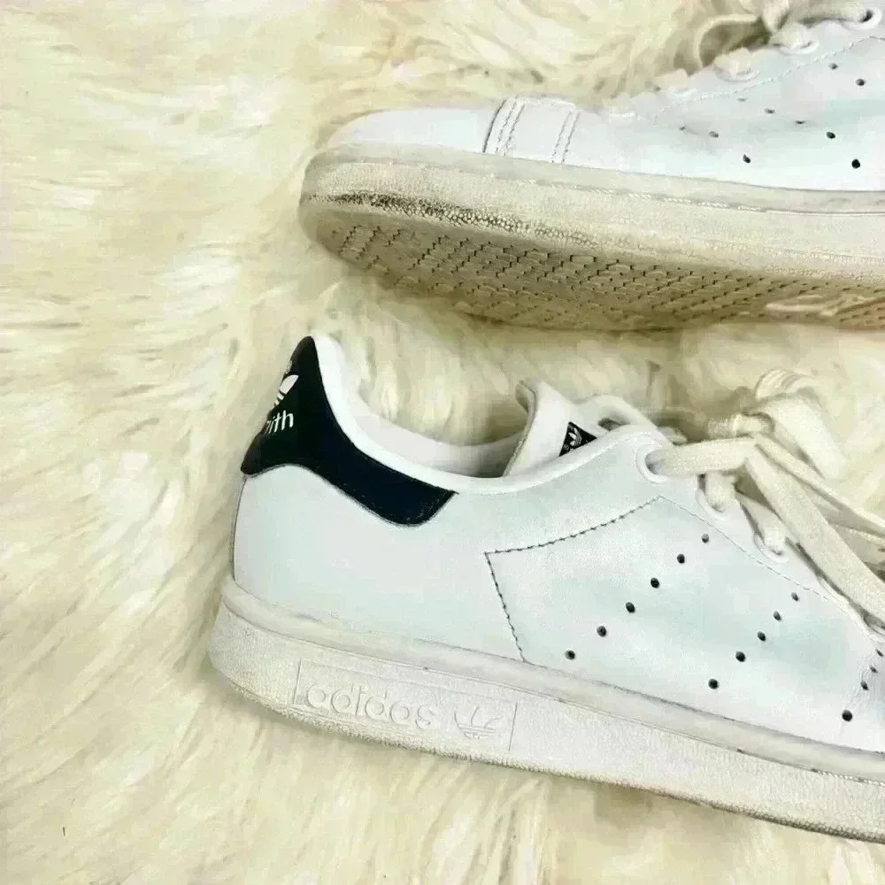 Stan smith adidas white navy blue wmns sz 5.5 U.K. sz 4